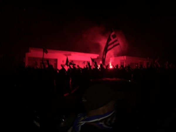 Κύπρος : Επεισόδια στο οδόφραγμα της Δερύνειας