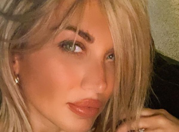 Κωνσταντίνα Σπυροπούλου : Παραδίδει μαθήματα Instagram στην Αννίτα Πάνια