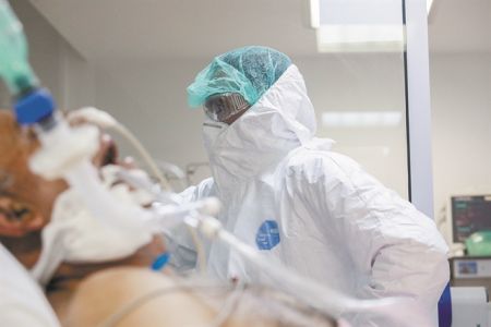 Κοροναϊός : Κατέληξε 80χρονη στο νοσοκομείο της Λάρισας
