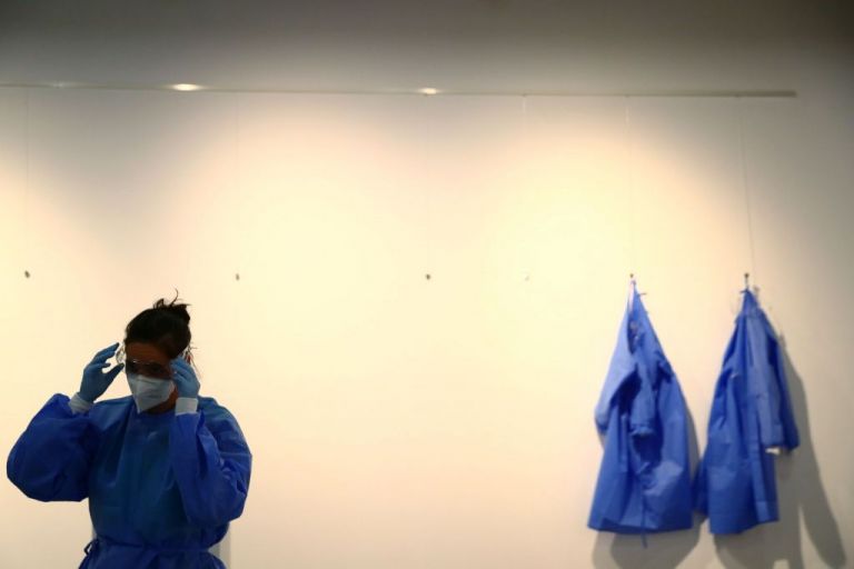 Ο κοροναϊός αποκαλύπτει μια χρόνια πληγή της Ισπανίας: Την έλλειψη ιατρικού προσωπικού