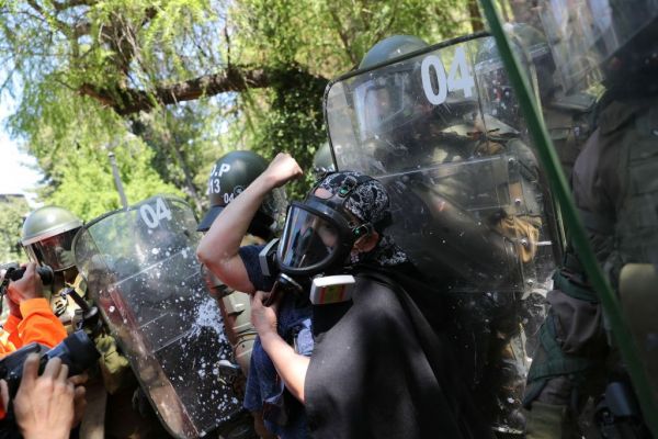 Χιλιάδες καταγγελίες για αστυνομική βία στη Χιλή – Βασάνιζαν ακόμη και παιδιά