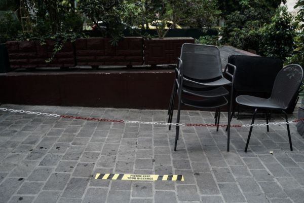 Κοροναϊος : Σε περιοχές με «κόκκινο» μόνιμα τα έκτακτα μέτρα στήριξης σε επιχειρήσεις και εργαζόμενους