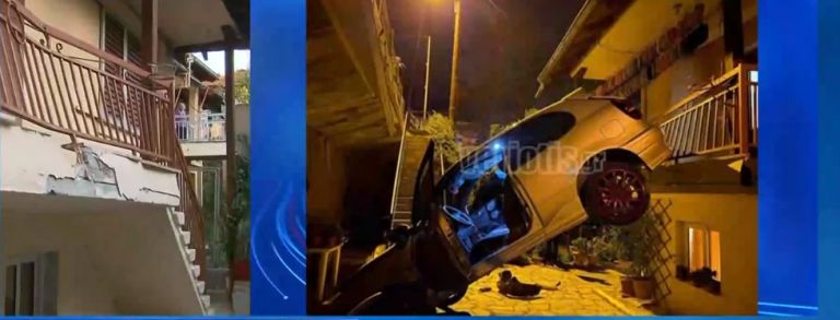 Σοκαριστικό τροχαίο: Έχασε τον έλεγχο και «προσγειώθηκε» από τη γέφυρα σε αυλή σπιτιού