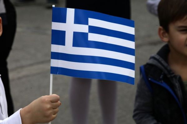 28η Οκτωβρίου : Χωρίς παρελάσεις, με καταθέσεις στεφάνων και σημαιοστολισμού