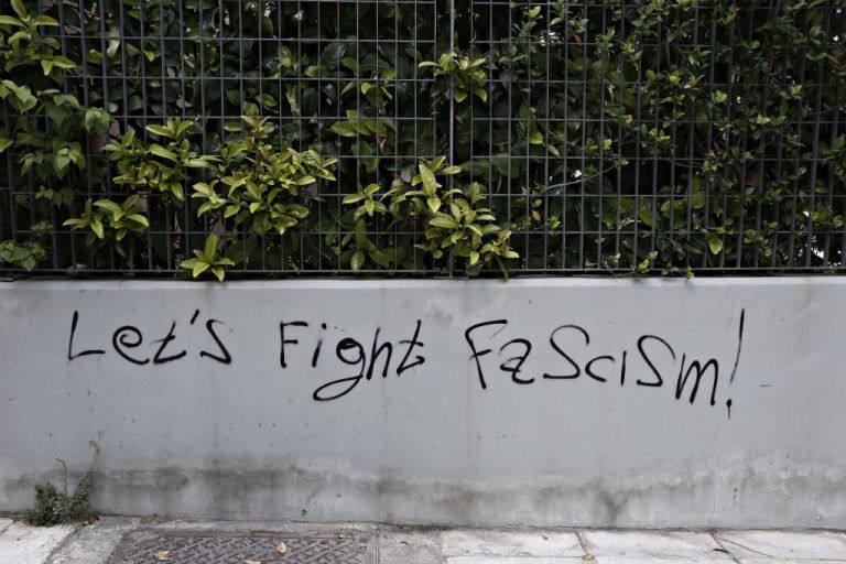 Γερό χτύπημα η καταδίκη της Χρυσής Αυγής, αλλά η ακροδεξιά «φωλιάζει» στην Ευρώπη