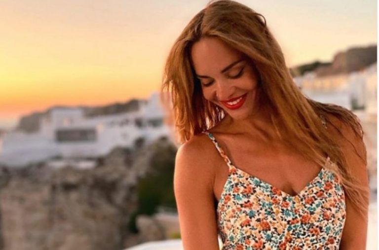 Νικολέττα Καρρά : Οι φωτογραφίες με τα εσώρουχα που έκαναν πάταγο