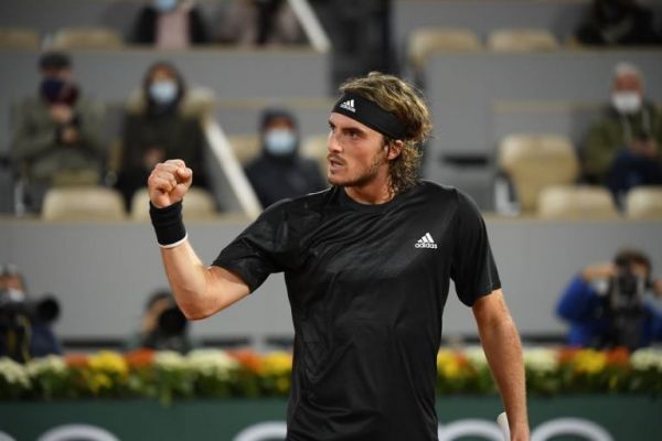 Θρίαμβος Τσιτσιπά πέρασε στα ημιτελικά του Ρολάν Γκαρός