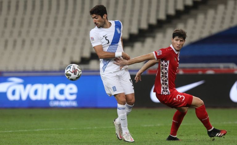 Εθνική Ελλάδας: Ο Μπουχαλάκης καλύπτει τον Μπακασέτα για το χαμένο πέναλτι