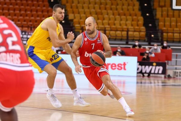 Φοβερή ασίστ Σπανούλη και τρίποντο από τον Τζένκινς