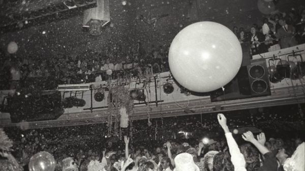 Studio 54: Οι 33 μήνες που άλλαξαν τη νύχτα στη Νέα Υόρκη