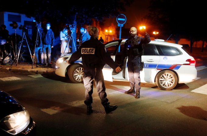 Παρίσι : Παγκόσμιο σοκ για την τρομοκρατική επίθεση - Προφυλακίστηκαν 4 άτομα, νεκρός ο δράστης