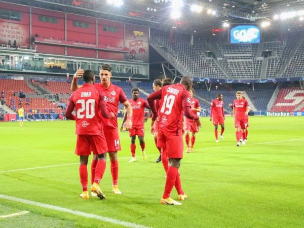 Στους ομίλους του Champions League Μίντιλαντ και Σάλτσμπουργκ