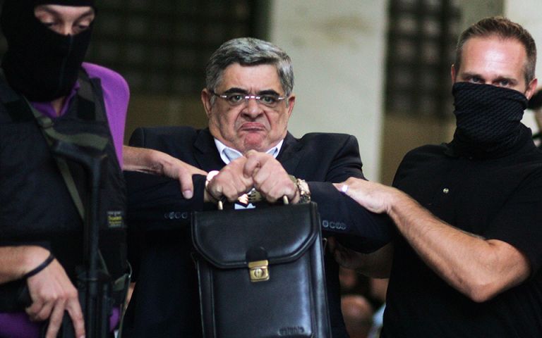 Τα social media κοροϊδεύουν τις γελοίες δικαιολογίες των χρυσαυγιτών για ελαφρυντικά