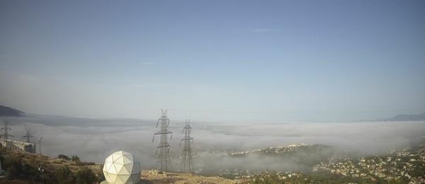 Καιρός : Ομίχλη κάλυψε τον ουρανό της Αττικής – Μέχρι πότε θα συνεχιστεί ο καύσωνας
