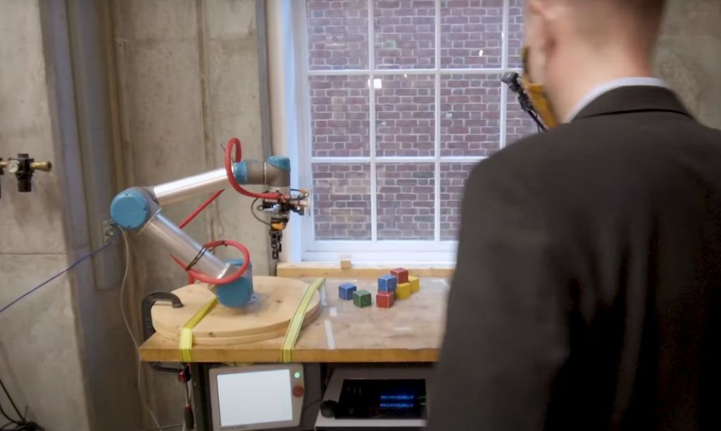 Τεχνική εκπαίδευσης σκύλων λειτουργεί και στα ρομπότ