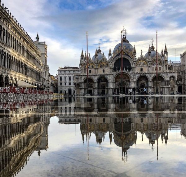 Αυτές οι φωτογραφίες από την Ιταλία «ξεσήκωσαν» τους λάτρεις του καλοκαιριού στο Twitter