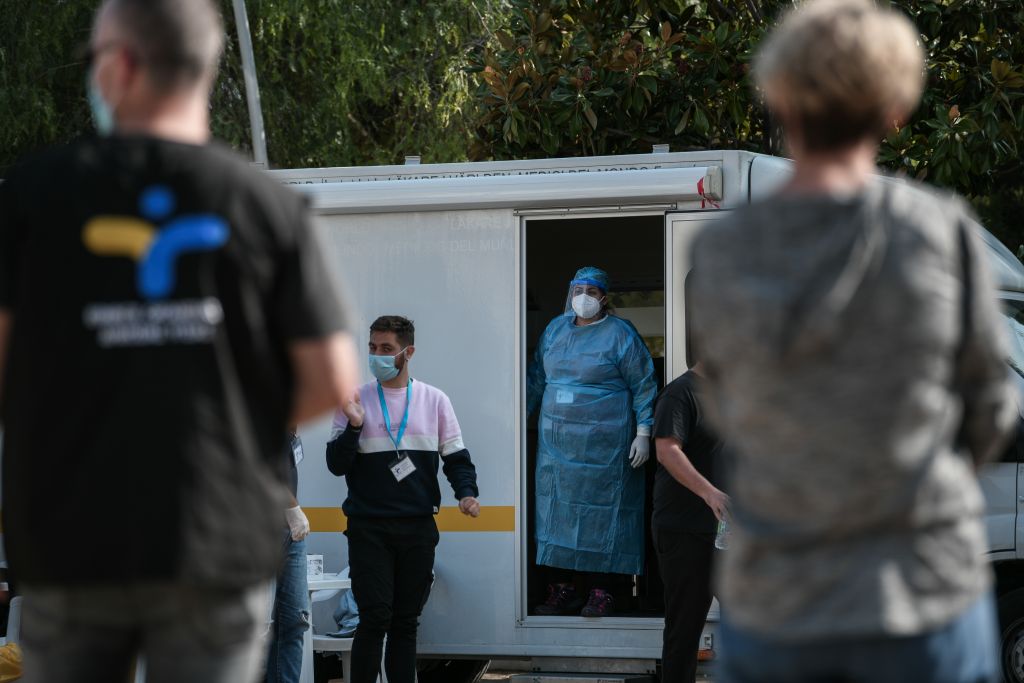 Κοροναϊός : Εντοπίστηκαν 31 κρούσματα στο Περιστέρι από τυχαία τεστ του ΕΟΔΥ