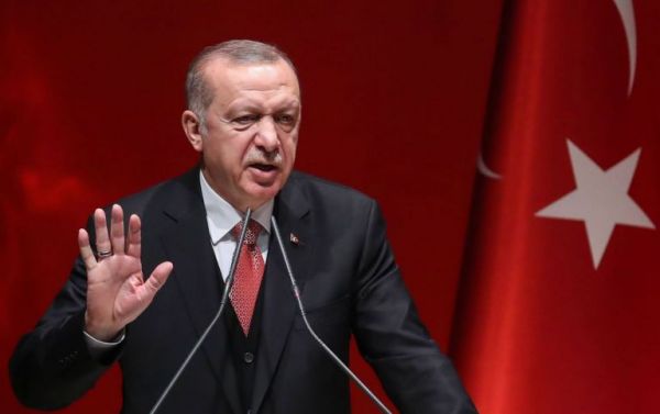 Ερντογάν : Έξαλλος με τον Βίλντερς – Υπέβαλε μήνυση για τον σκίτσο που τον έλεγε «τρομοκράτη»