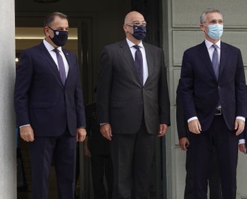 Στο ΥΠΕΞ ο ΓΓ του ΝΑΤΟ – Συνάντηση με Δένδια, Παναγιωτόπουλο