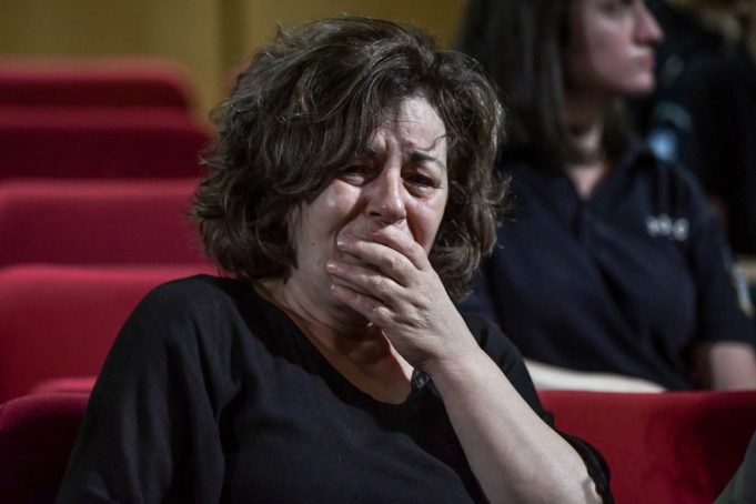 Συγκινητική στιγμή με τη Μάγδα Φύσσα μέσα στο δικαστήριο