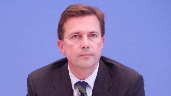 «Περιττό και προκλητικό βήμα οι ανακοινώσεις για τα Βαρώσια» λέει ο εκπρόσωπος της Μέρκελ