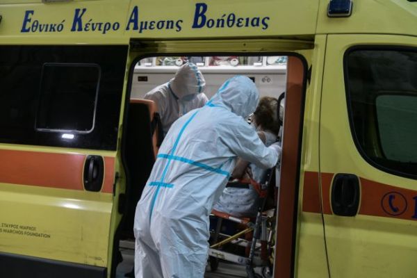 Κοροναϊός : Σε κλοιό ξανά τα γηροκομεία – Υγειονομική βόμβα σε Ιωάννινα και Άγιο Παντελεήμονα
