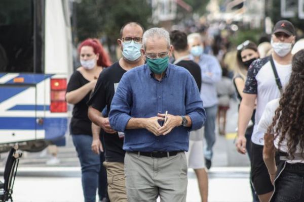 Κοροναϊός : Στα ύψη παραμένουν τα κρούσματα στην Αττική – Πιο κοντά η «μάσκα παντού»