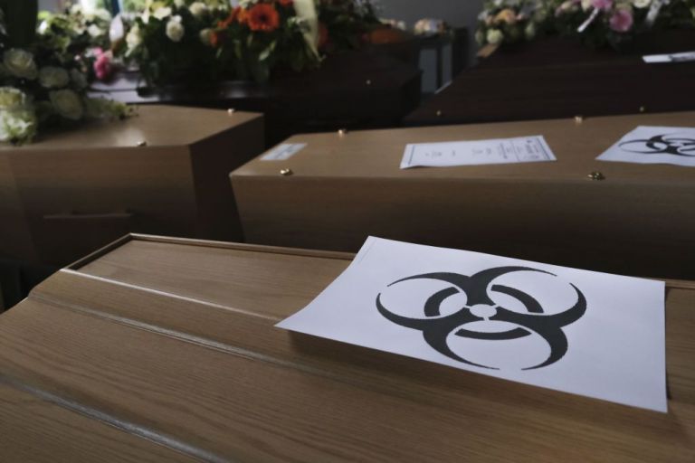 Κοροναϊός : SOS από τον ΠΟΥ – Η εκτόξευση κρουσμάτων παγκοσμίως θα φέρει αύξηση θανάτων