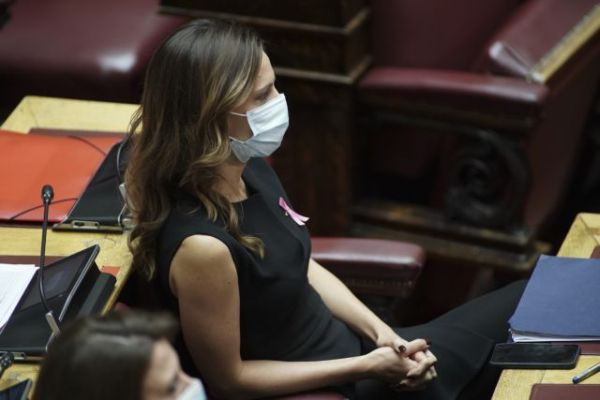 Αχτσιόγλου : Σε οριακό σημείο το σύστημα υγείας με ευθύνη της κυβέρνησης