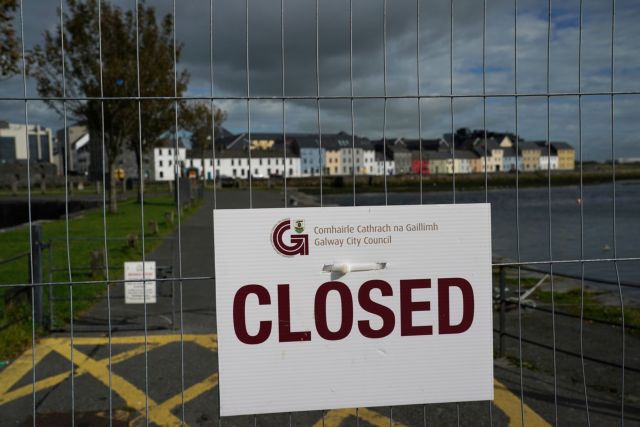 Κοροναϊός - Ιρλανδία : Αντιστέκεται στο lockdown, ενισχύει τους περιορισμούς κατά της Covid-19