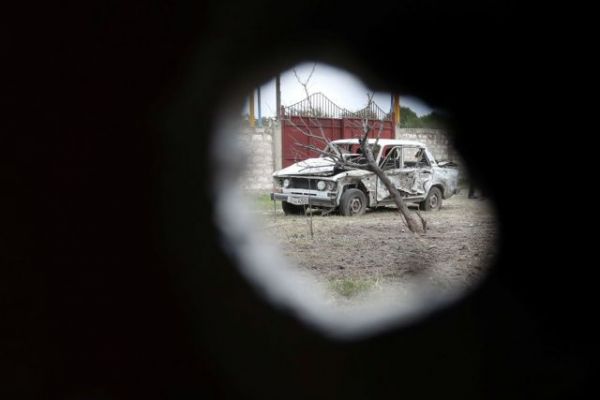 Σε σοβαρή κατάσταση οι δημοσιογράφοι της Le Monde – Tραυματίστηκαν από πυρά των Αζέρων