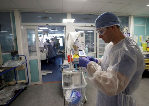 Κοροναϊός : Σαρώνει τη Γαλλία – 49 νέοι θάνατοι και σχεδόν 17.000 νέα κρούσματα