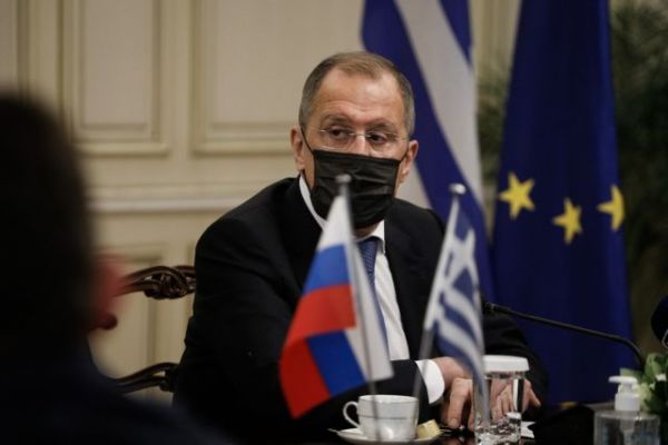 Η επίσκεψη Λαβρόφ και η δύσκολη αναθέρμανση των ελληνορωσικών σχέσεων