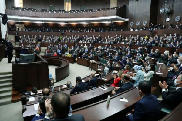 Ερντογάν : Βουλιάζει η δημοτικότητά του λόγω οικονομικής κρίσης και κοροναϊού – Πρόωρες εκλογές ζητά η αντιπολίτευση