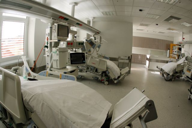 Κοροναϊός: Καμπανάκι για τις ΜΕΘ στην Αττική –  Ρεκόρ διασωληνωμένων