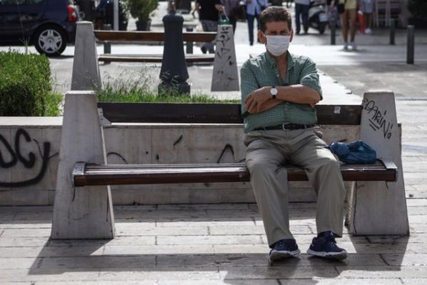 Έρευνα ΔιαΝΕΟσις : Ενας στους δύο Ελληνες θα έκαναν το εμβόλιο για τον κοροναϊό