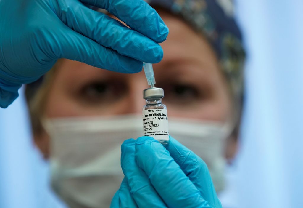 Κοροναϊός : 400 εκατ. δόσεις από πιθανό εμβόλιο εξασφάλισε η ΕΕ