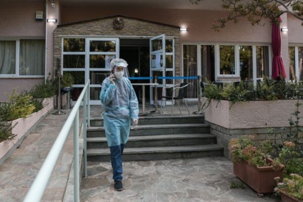 Κοροναϊός : Προ των πυλών νέα lockdown στη Βόρεια Ελλάδα μετά το νέο ρεκόρ κρουσμάτων – Οι τρεις δείκτες που θα το κρίνουν