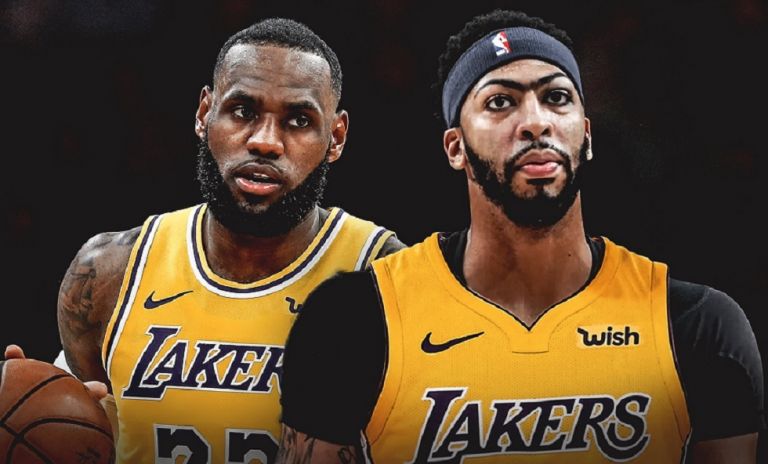 Με πρωταγωνιστές Λεμπρόν και Ντέιβις, «αγκαλιά με τον τίτλο οι Λέικερς