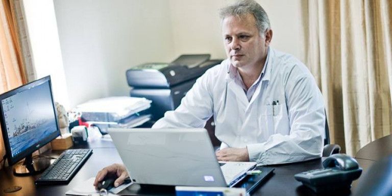 Ο καλύτερος οικογενειακός γιατρός της Ευρώπης ξεδιπλώνει τα χαρτιά του – Το σχέδιο για τα Κ.Υ εν μέσω επιδημίας