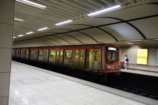 Κανονικά αύριο μετρό και τραμ – Ανέστειλαν τη στάση εργασίας οι εργαζόμενοι