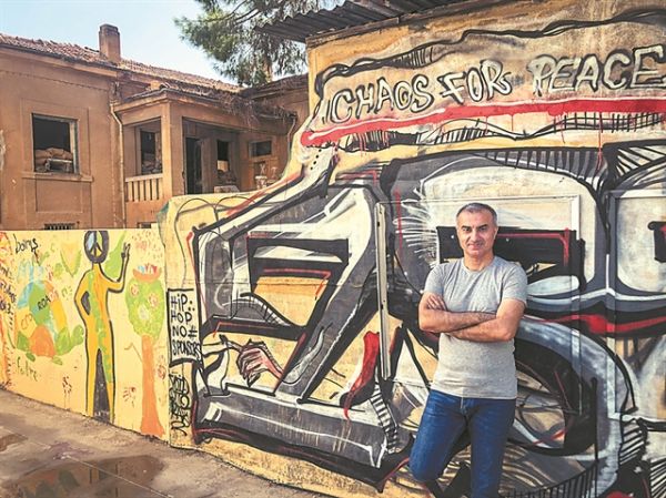 Συγκλονιστική ιστορία: Ο Ιρανός συνθέτης που πέρασε από την Τουρκία και ζει στη Νεκρή Ζώνη στην Κύπρο