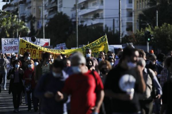 Απεργία ΑΔΕΔΥ : Κυκλοφοριακό χάος στο κέντρο – Κλειστοί δρόμοι, καθυστερήσεις στα ΜΜΜ