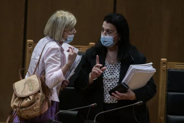 Χρυσή Αυγή : Εν αναμονή της απόφασης για το θέμα των αναστολών – Τι δείχνει το άδειασμα της προέδρου στην εισαγγελέα