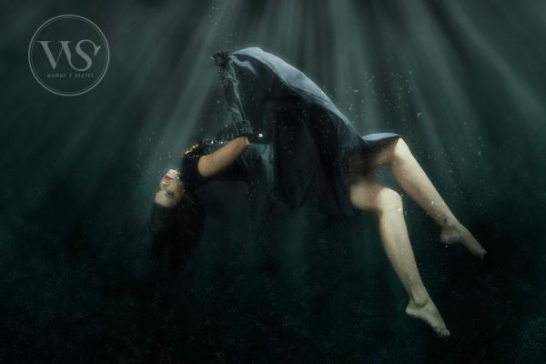 Σύγχρονη… γοργόνα η κόρη του Κωνσταντίνου Καζάκου και της Τάνιας Τρύπη