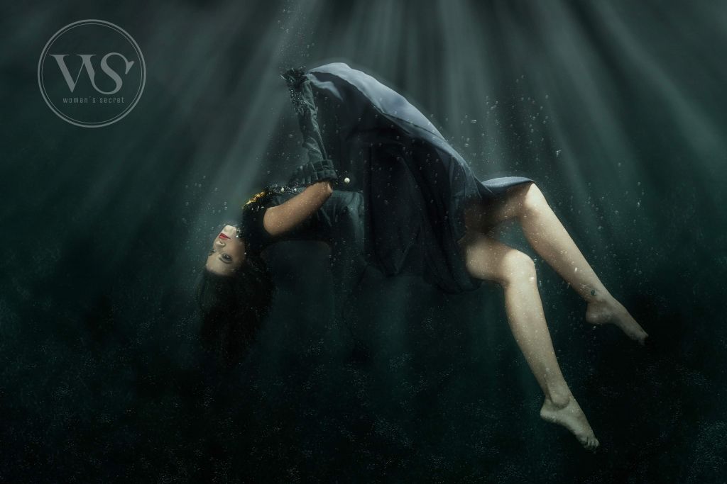 Σύγχρονη… γοργόνα η κόρη του Κωνσταντίνου Καζάκου και της Τάνιας Τρύπη