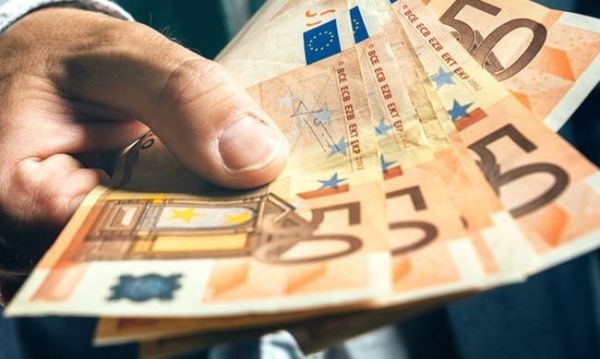 Ελλάδα: «Ροκάνισμα» εισοδήματος με Μνημόνια VS με πανδημία