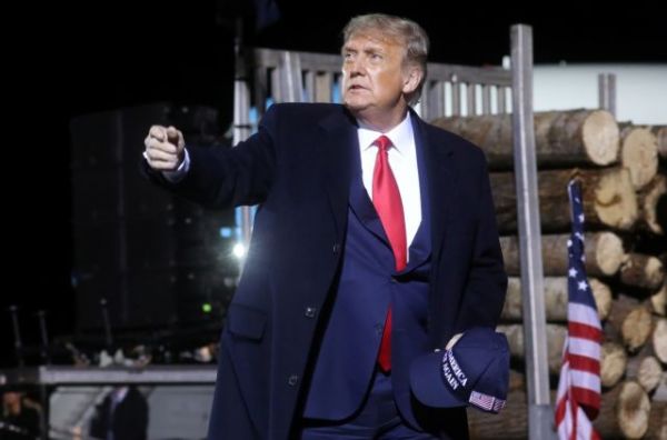 Τραμπ : Χαμός στο Twiter με τον πρόεδρο των ΗΠΑ που κόλλησε κοροναϊό