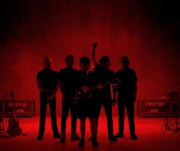 «Shot in the Dark»: Οι AC/DC επιστρέφουν «στο κόκκινο»