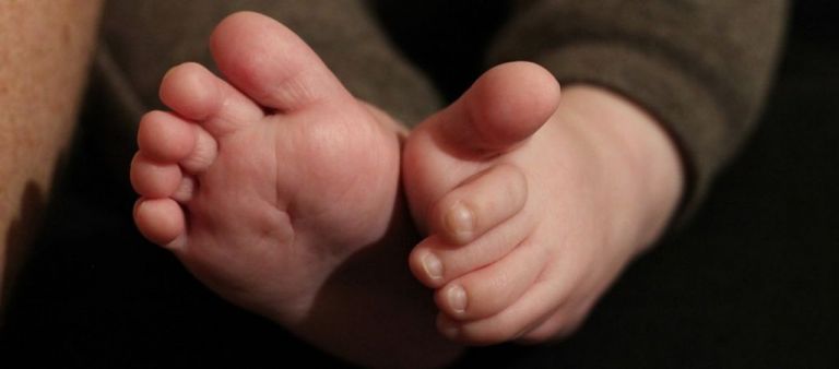 Υπουργείο Εργασίας : Άδεια πατρότητας δύο μηνών όταν γεννιέται το παιδί